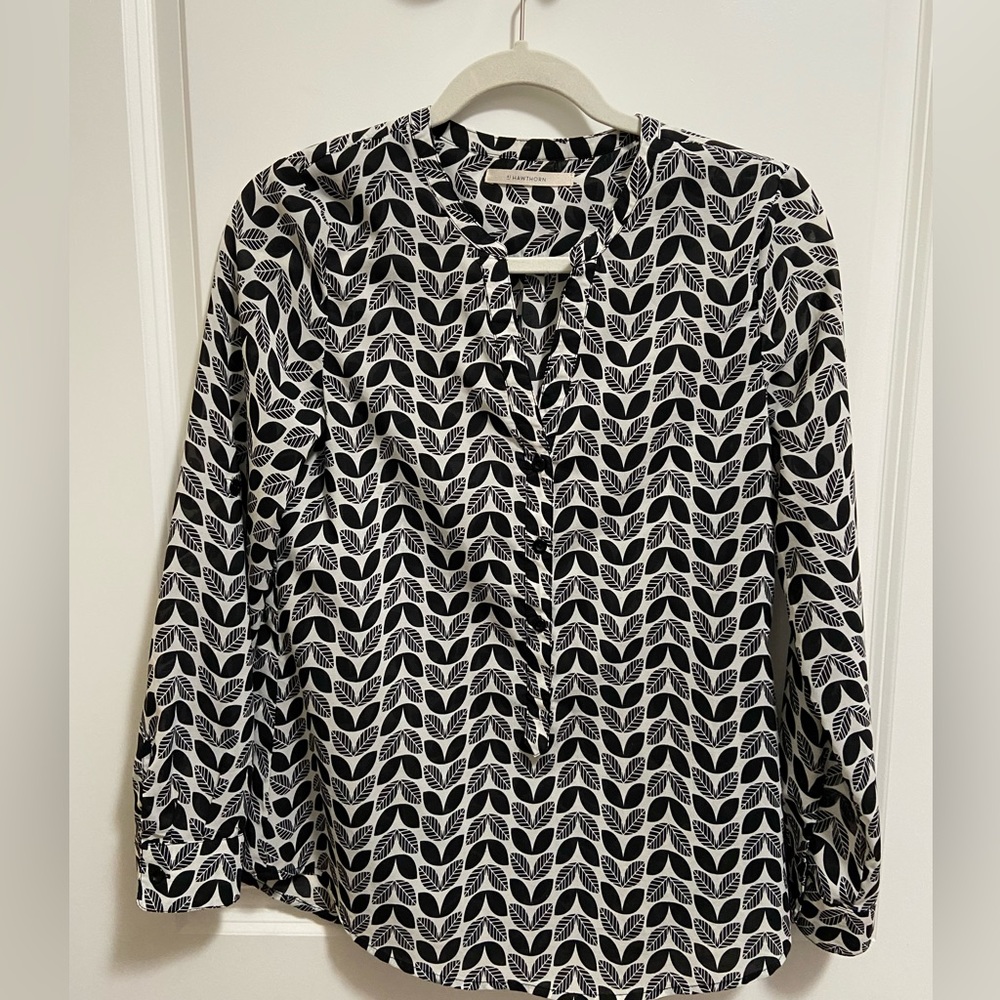 41 Hawthorne Size Small Black and White Top